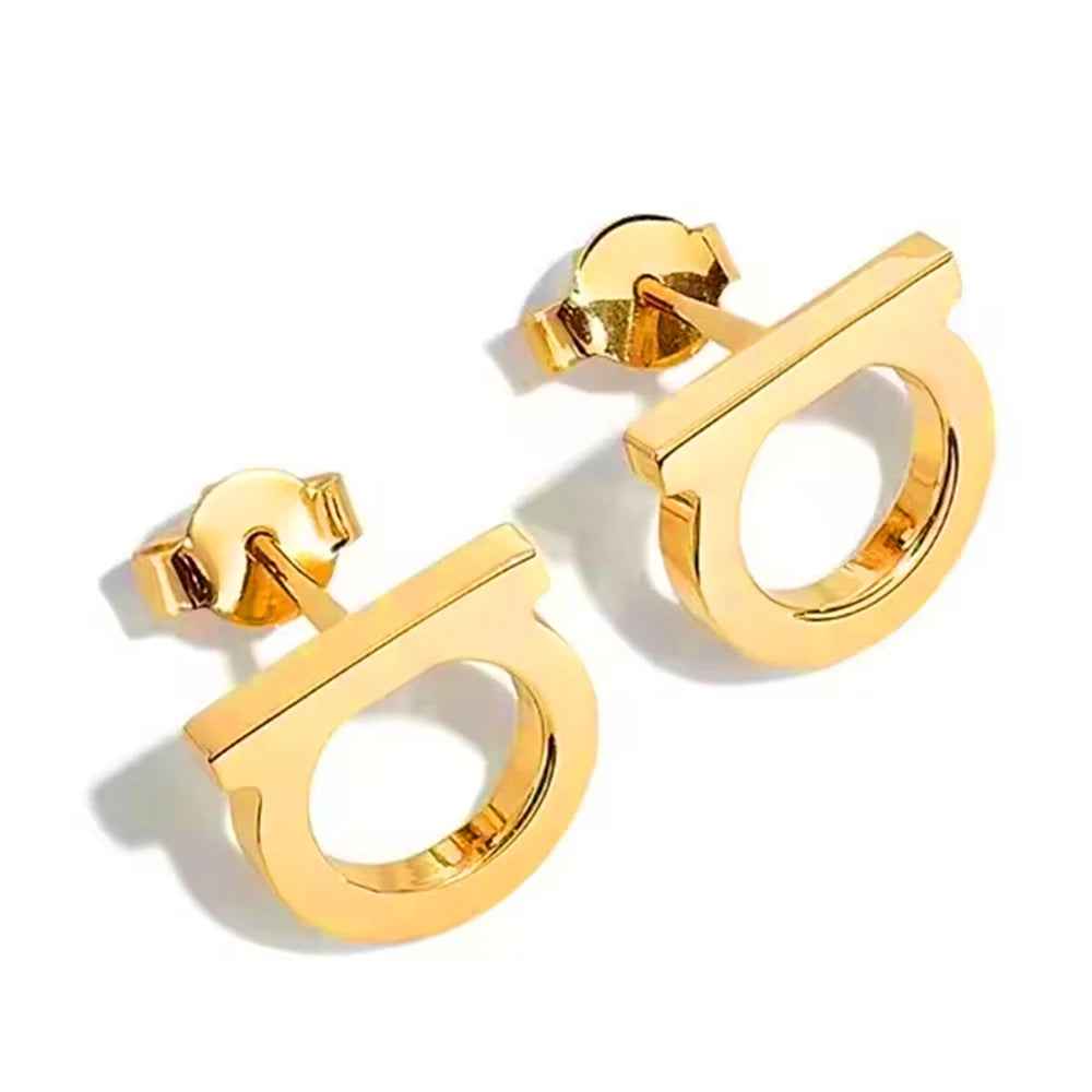 Selara Luster – Elegant D Initial Ear Jewelry