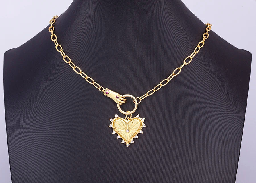 Aurivante – Gold Heart Pendant Link Necklace