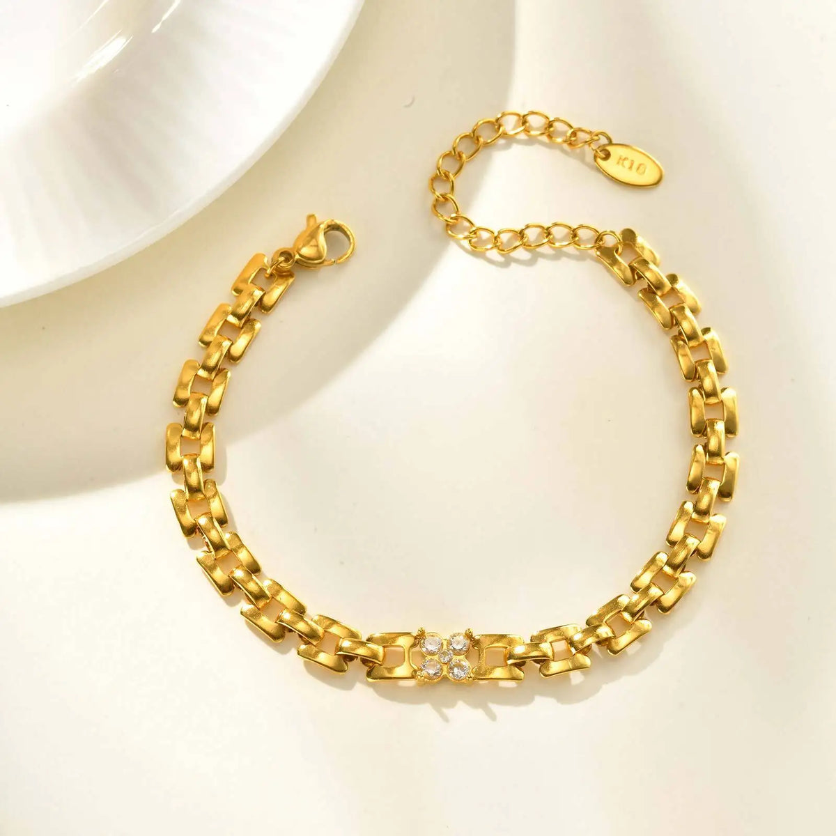 Florence Gleam – Mesh Chain Four-Leaf Flower Bracelet