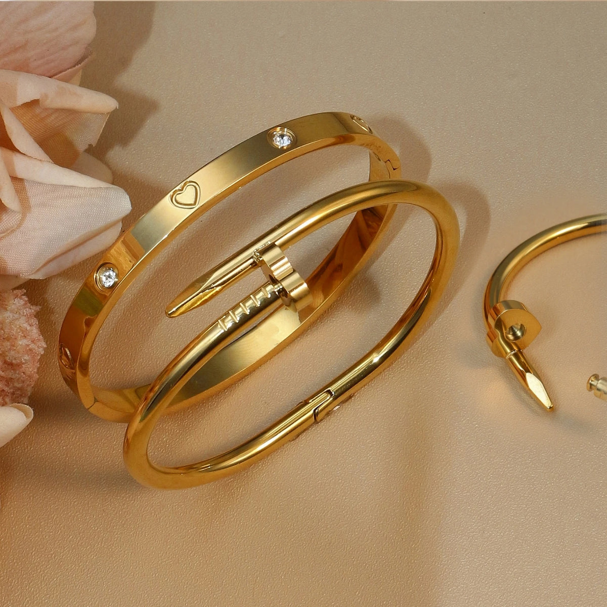 Selene Charm – Luxury Gold Zircon Bangle