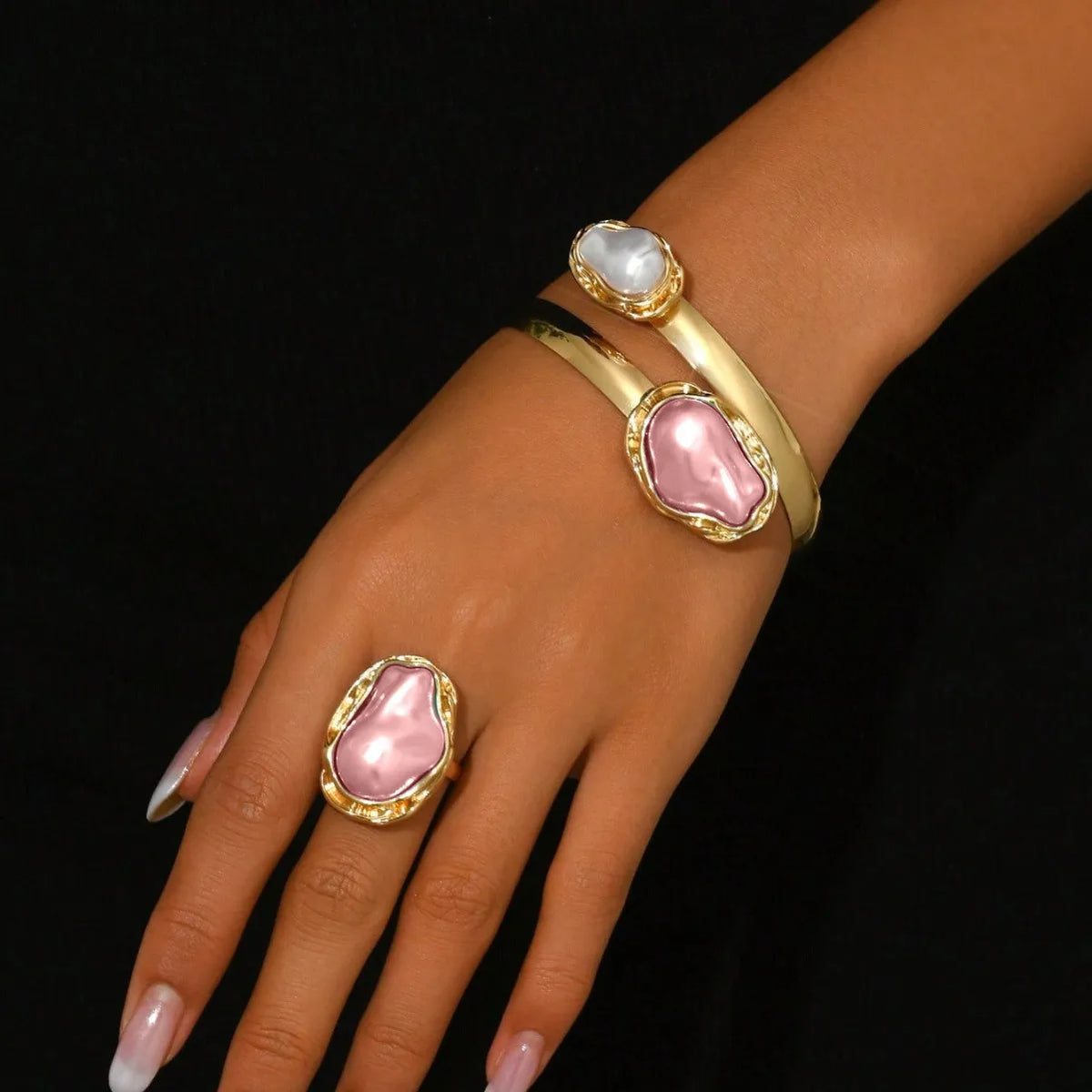Luna Grace – Pearl Ring & Bracelet Set