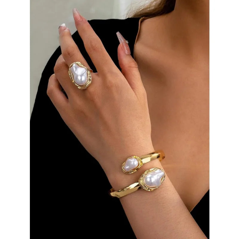 Luna Grace – Pearl Ring & Bracelet Set