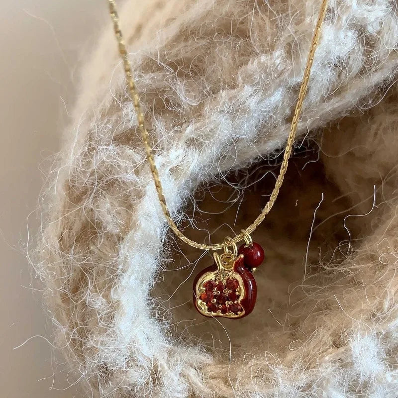 Pomelisse – Retro Pomegranate Collar Necklace