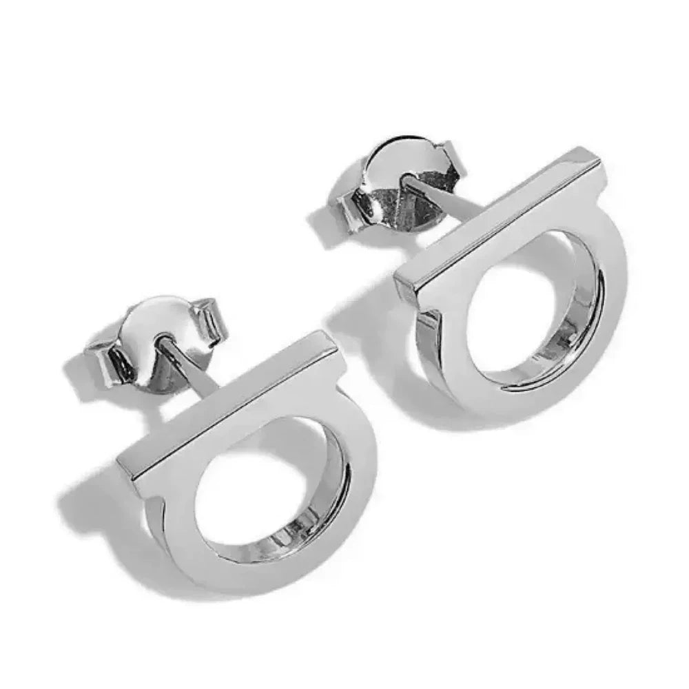 Selara Luster – Elegant D Initial Ear Jewelry