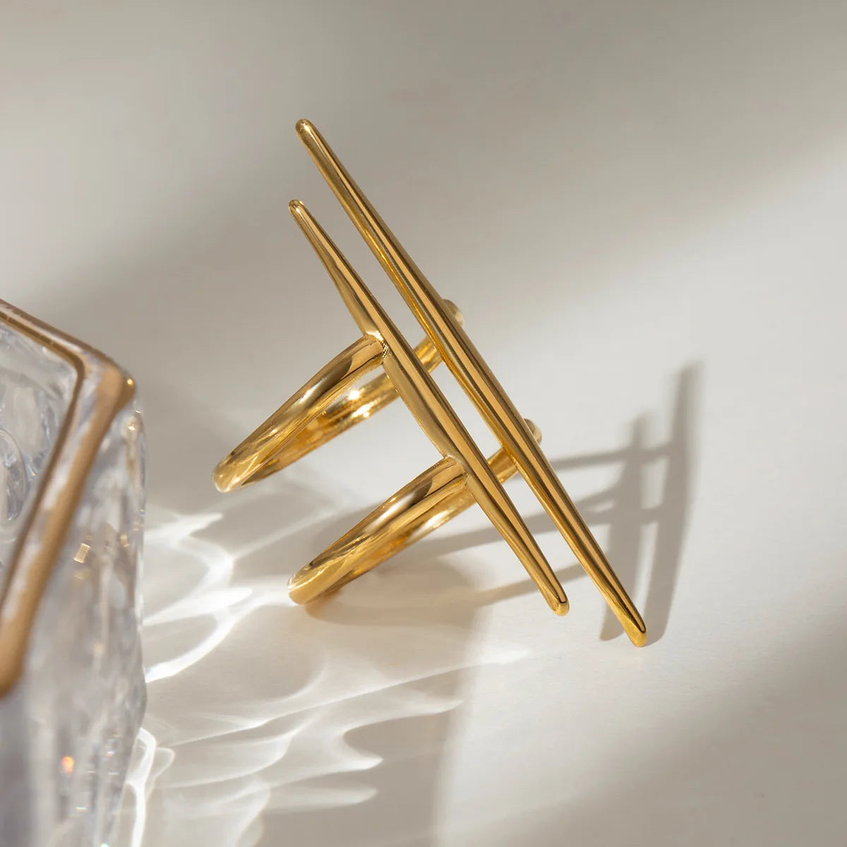 Isolde Parallel – Vintage Double Line Ring