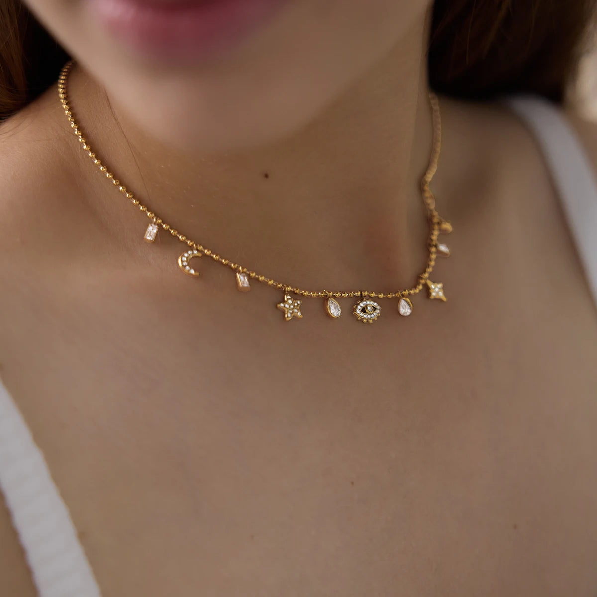 Lunavelle – Crescent Moon Pendant Necklace