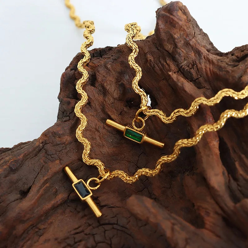 Verdessa Wave – Gold-Plated Wavy Stone Necklace