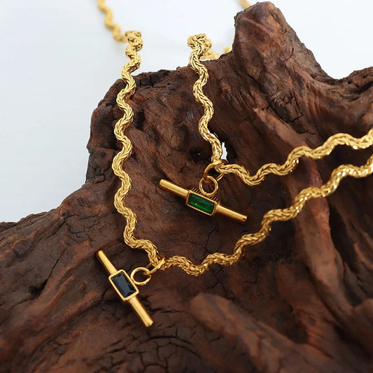Verdessa Wave – Gold-Plated Wavy Stone Necklace