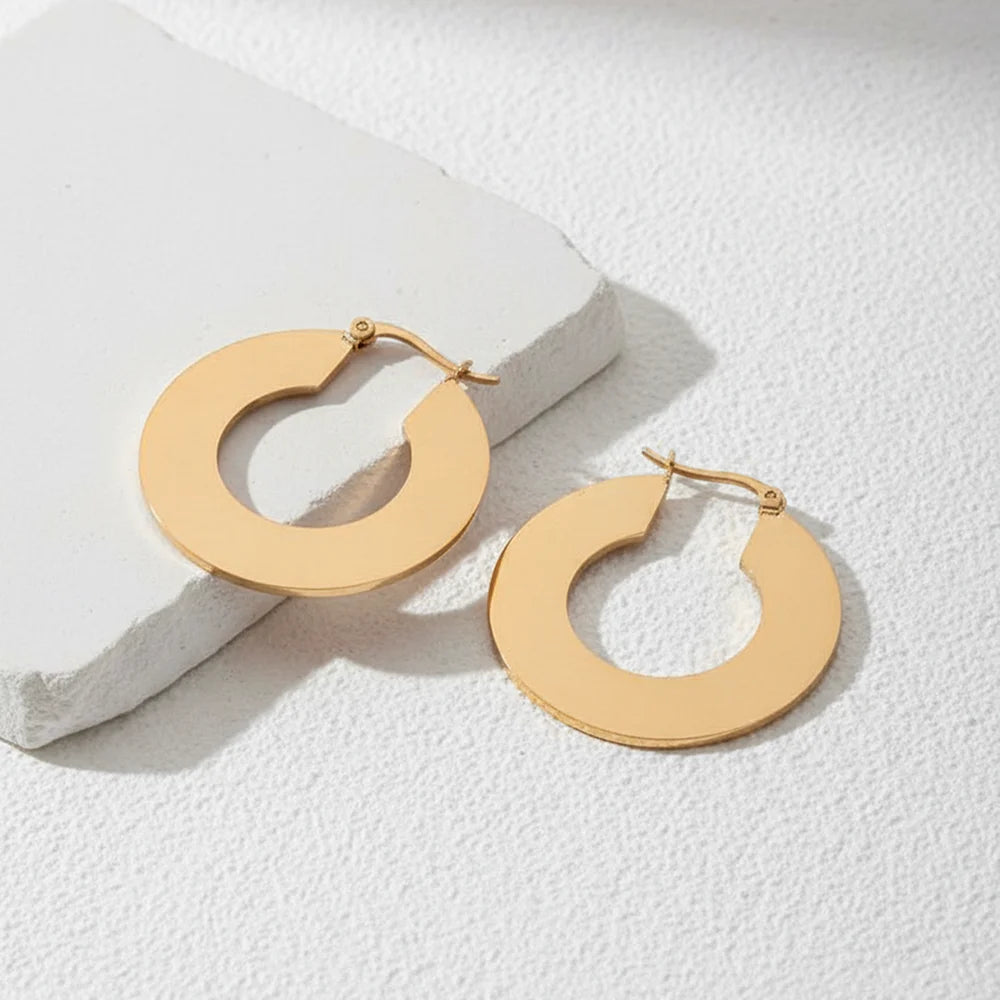 Cirvella – Geometric Round Minimalist Earrings