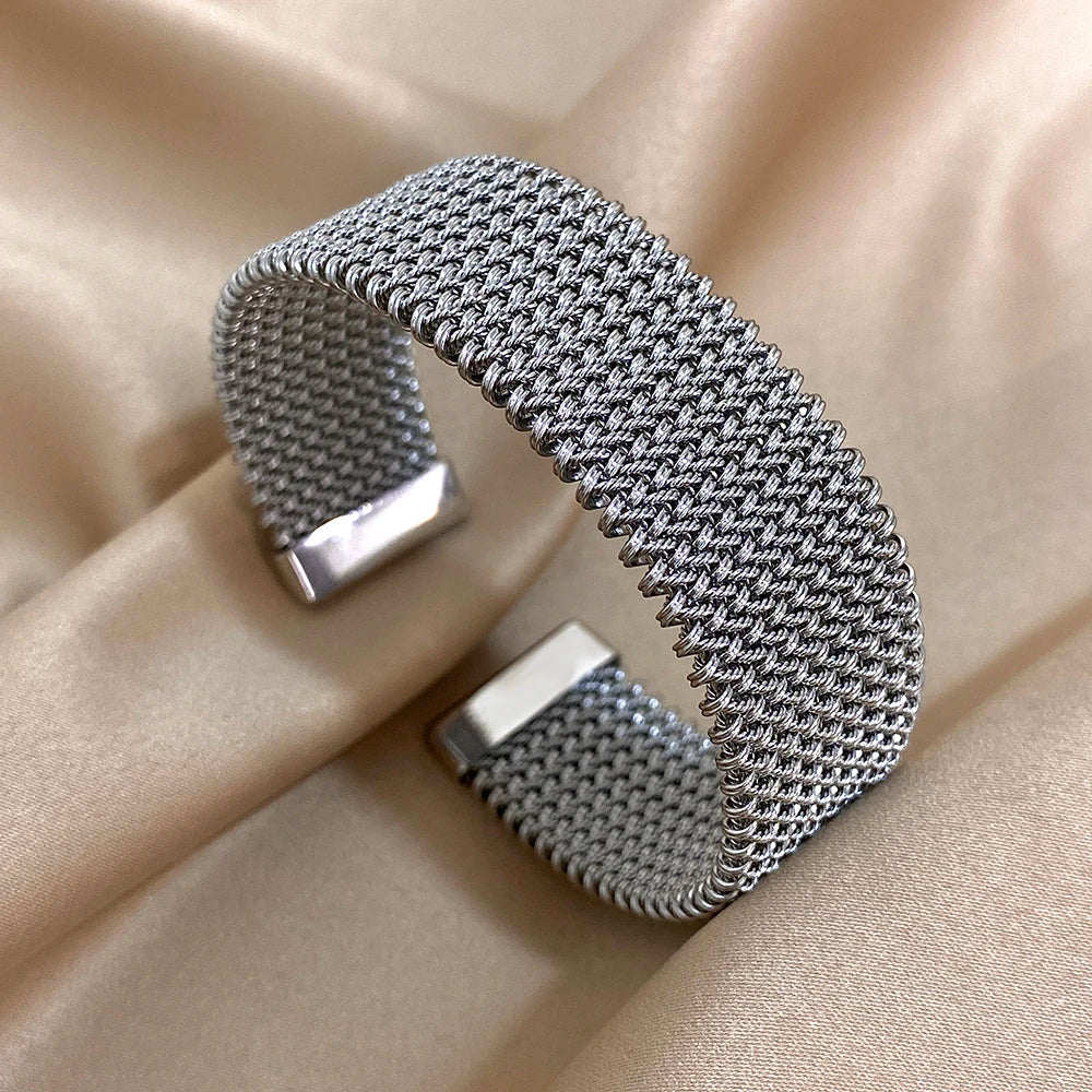 Veyrisse – Vintage Braided Stainless Steel Cuff Bracelet