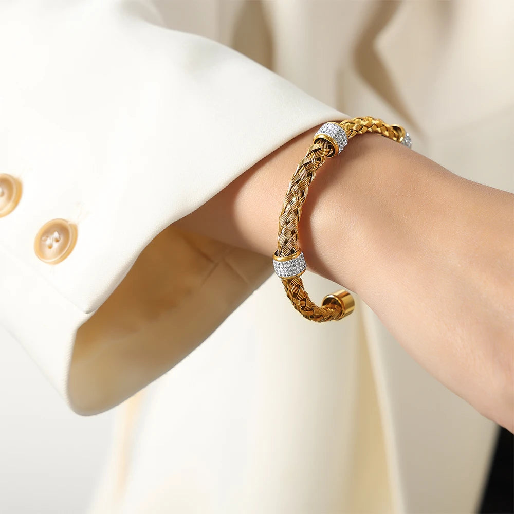 Virelia Weave – Gold-Plated Woven Cuff Bracelet