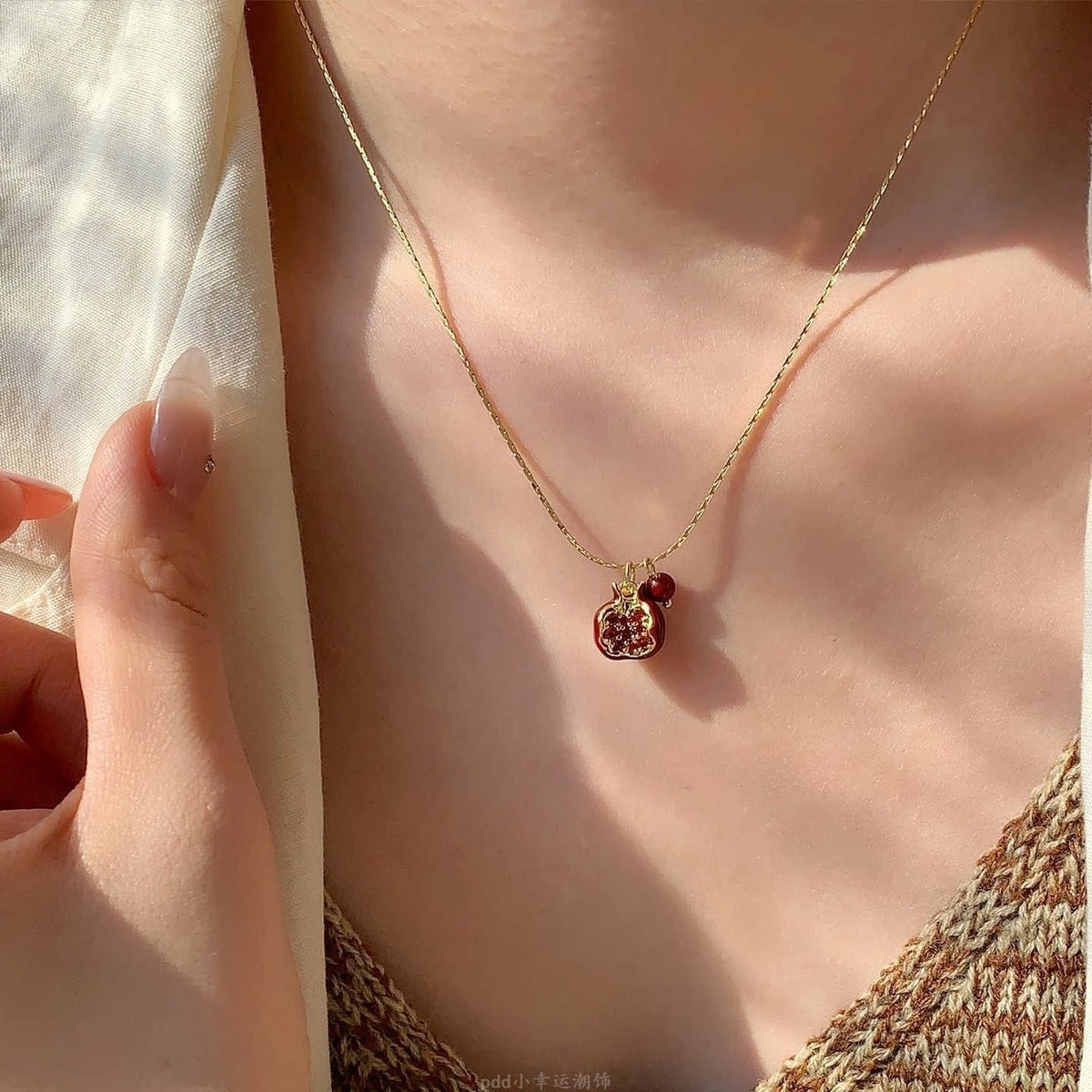 Pomelisse – Retro Pomegranate Collar Necklace
