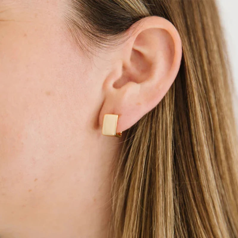 Bianca Shine – Elegant Women’s Hoop Earrings