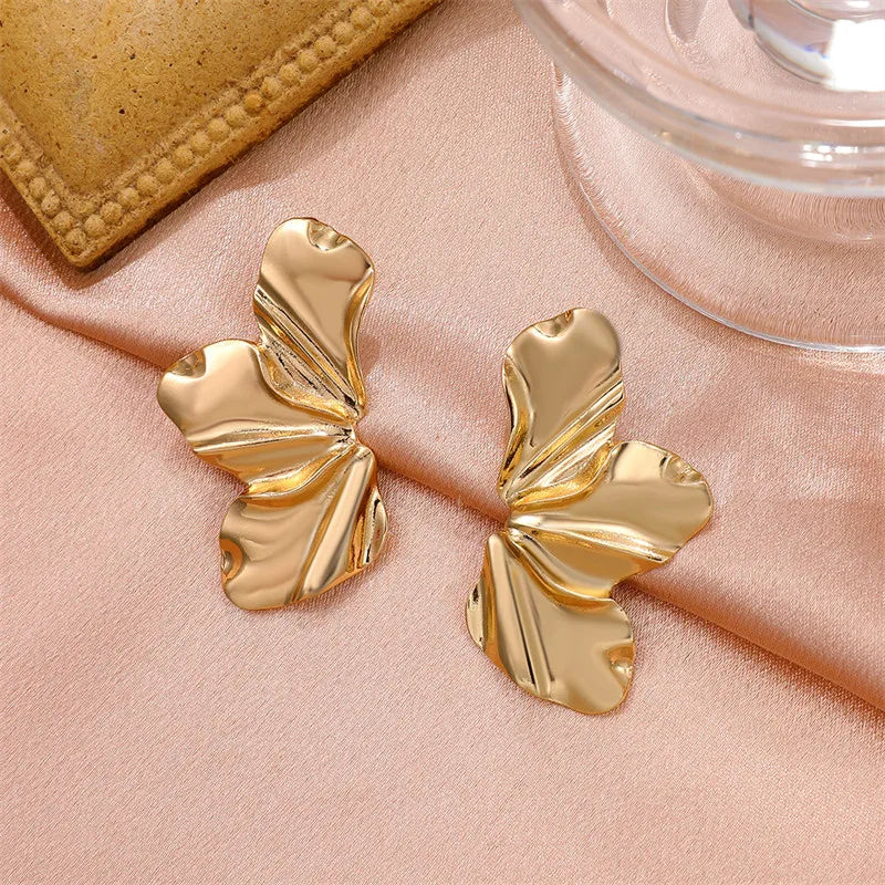 Dahlia Spark – Elegant Petal Stud Earrings