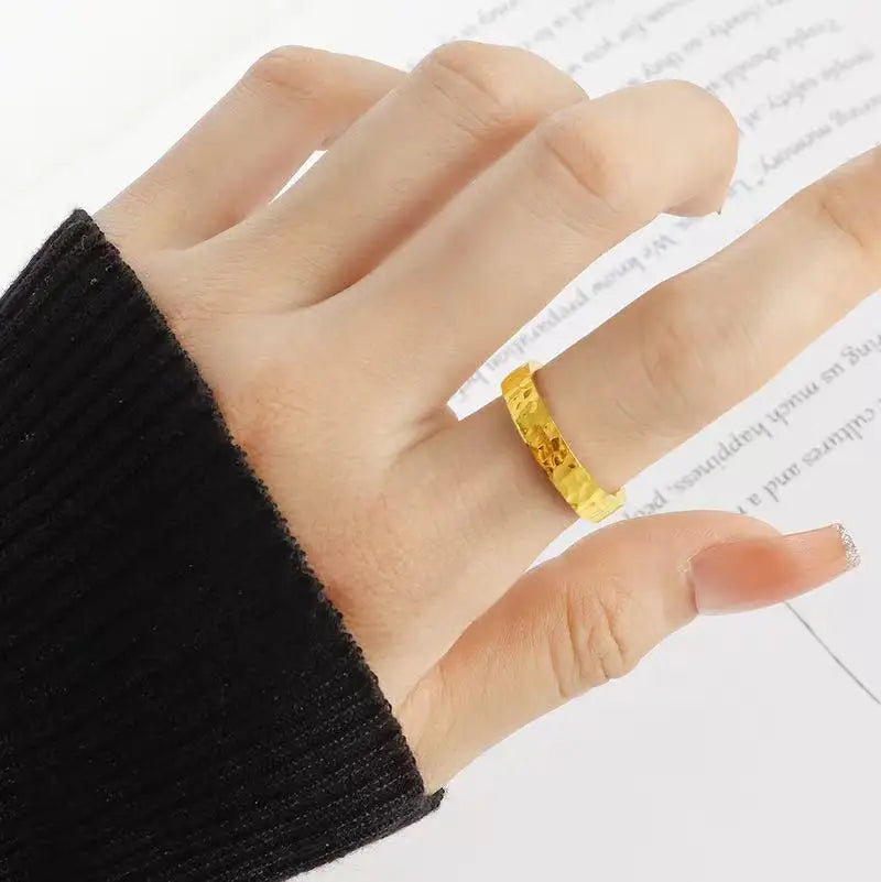 Isola Shine - Hammer Finish Gold Ring