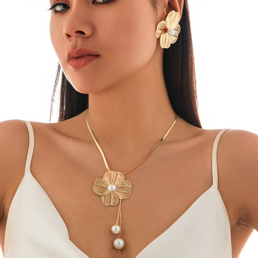 Aurielle Petal Glow – Women’s Pearl Pendant Choker & Earrings