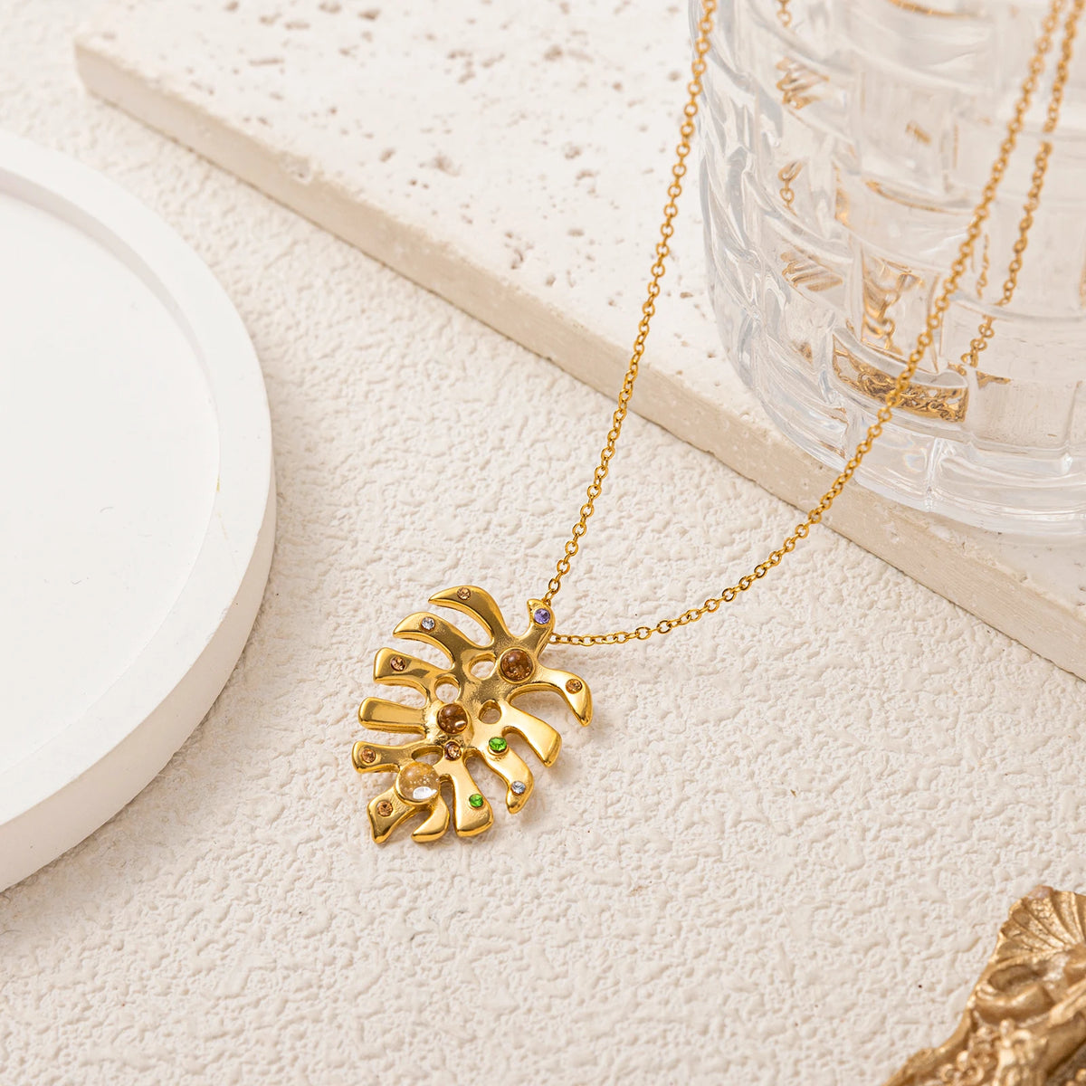 Tropiluxe – Gold Monstera Crystal Necklace