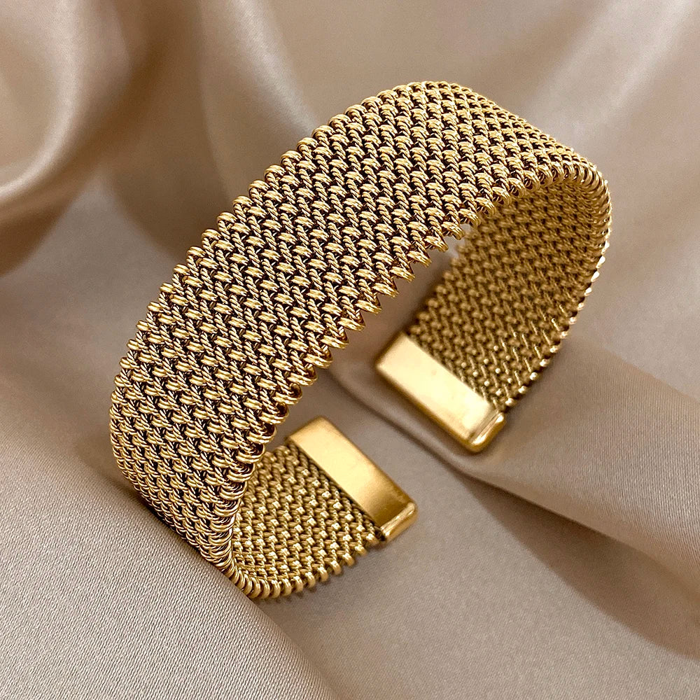 Veyrisse – Vintage Braided Stainless Steel Cuff Bracelet