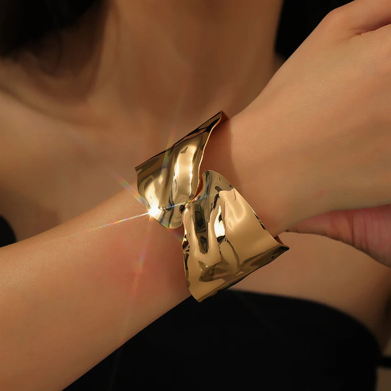 Evangeline Spark – Glossy Gold & Silver Bracelet