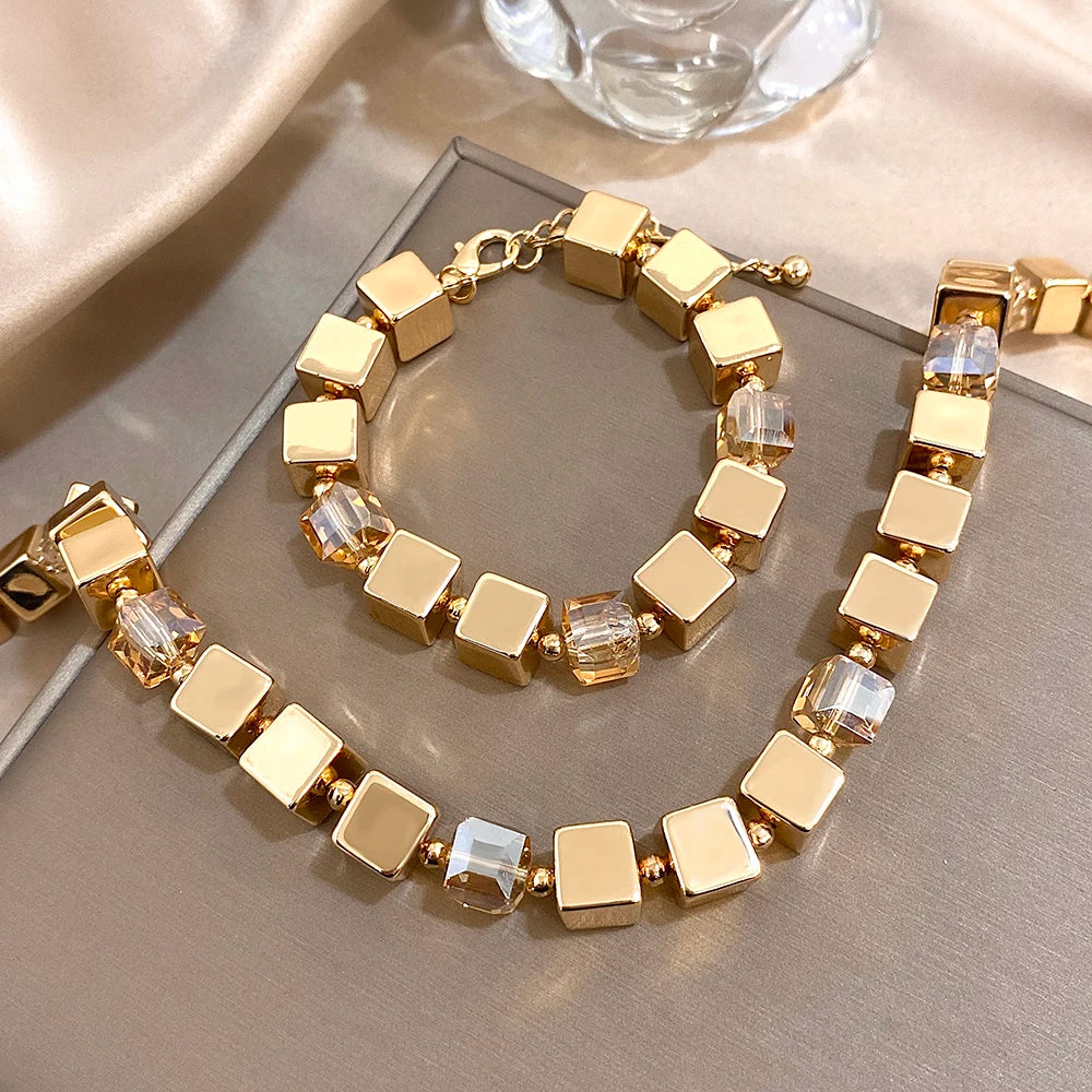 Ravienne – Bold Sculptural Gold Necklace & Bracelet