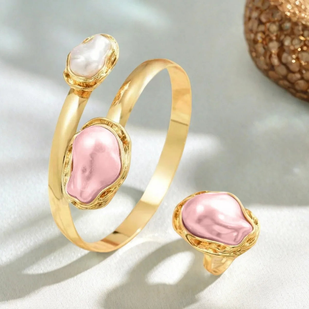 Luna Grace – Pearl Ring & Bracelet Set
