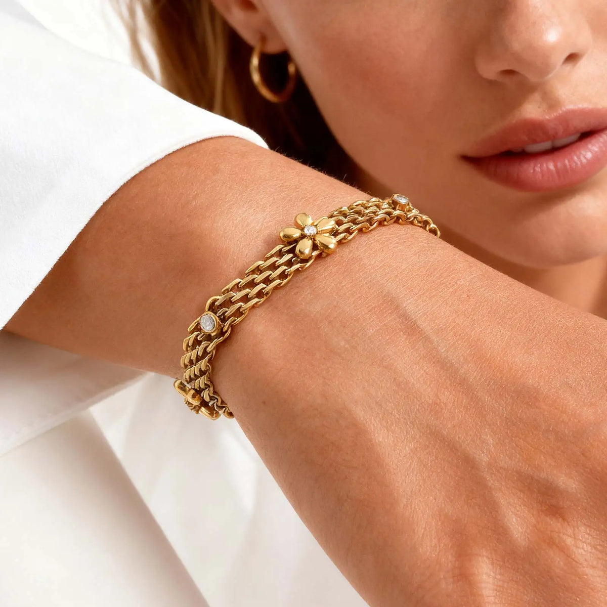 Lunaria Bloom – Gold Mesh Flower Zircon Bracelet